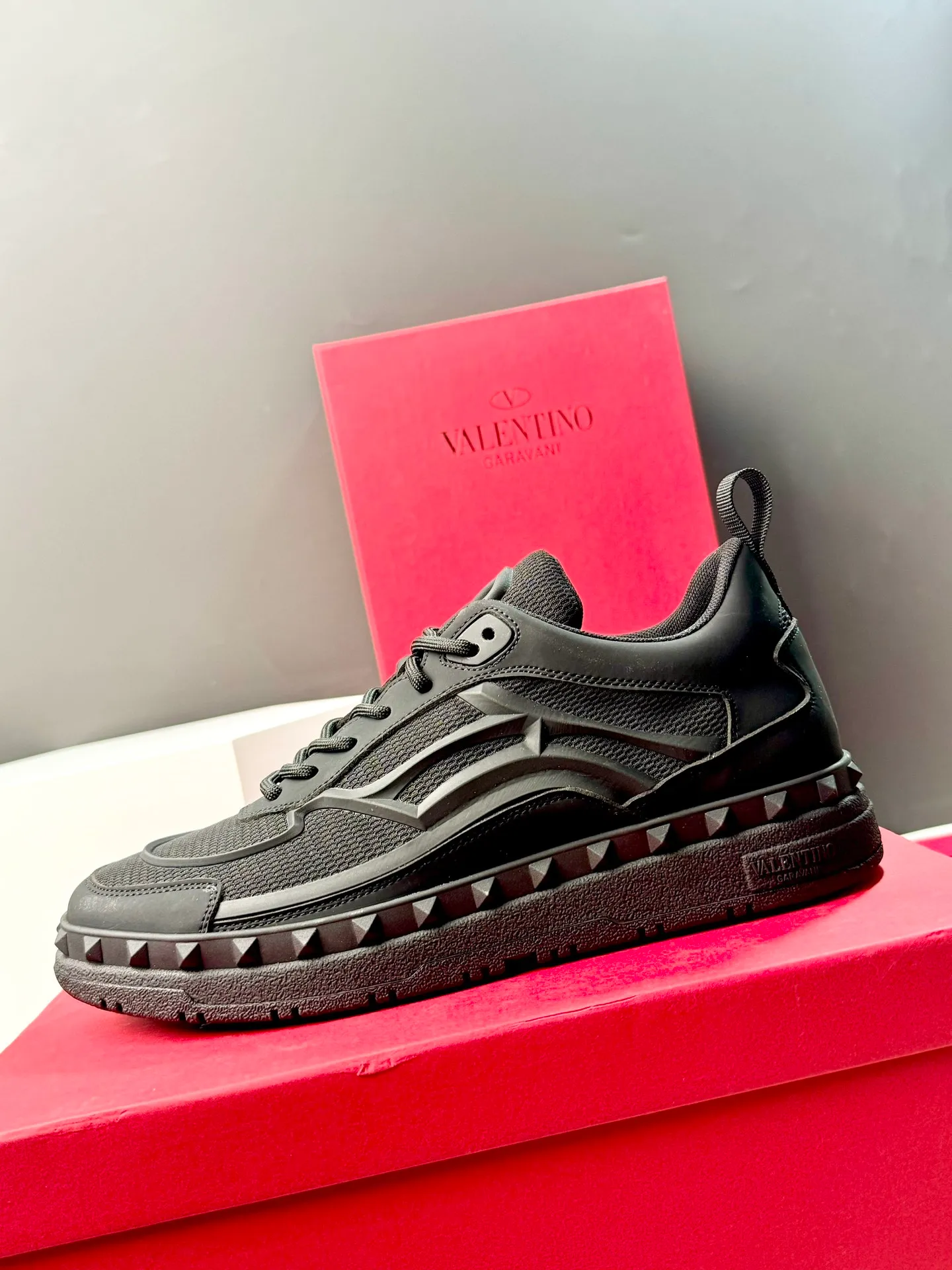 Men's shoes 💰440 Valentino "VALENTINO" hot sale ❤️ Counters ship at the same time 1:1 👏 Imported cowhide + mesh lining 🐂 Couple's casual fashion sneakers, exquisite workmanship, original original outsole 38-44 (45 customized, non-refundable)